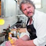 TOP_Magazin_Promikochen_Herbst_2012_2 Mengenangaben? Fehlanzeige! Ein Rehberger macht Schupfnudeln aus dem Effeff.