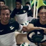 TOP_Magazin_Sport_Sells_Sommer_2012_4 Szenen-Bild aus der neuen Nike „My time is now“-Kampagne mit den deutschen Nationalspielern Mario Götze und Mesut Özil.