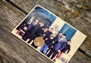 Der kleinste war damals der Größte: Salvatore Rimonti als italienischer Meister. Die Medaille trägt seine Frau um den Hals.