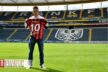 Václav Kadlec vom wurde heute während einer Pressekonferenz in der Commerzbank Arena offiziell vorgestellt
