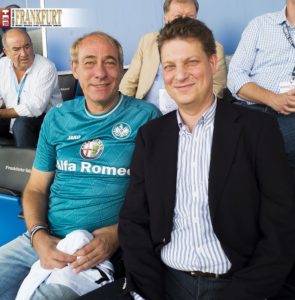 Eintracht-Präsident Peter Fischer im „Gerippten“ mit Marketing Club Präsident Claudio Montanini
