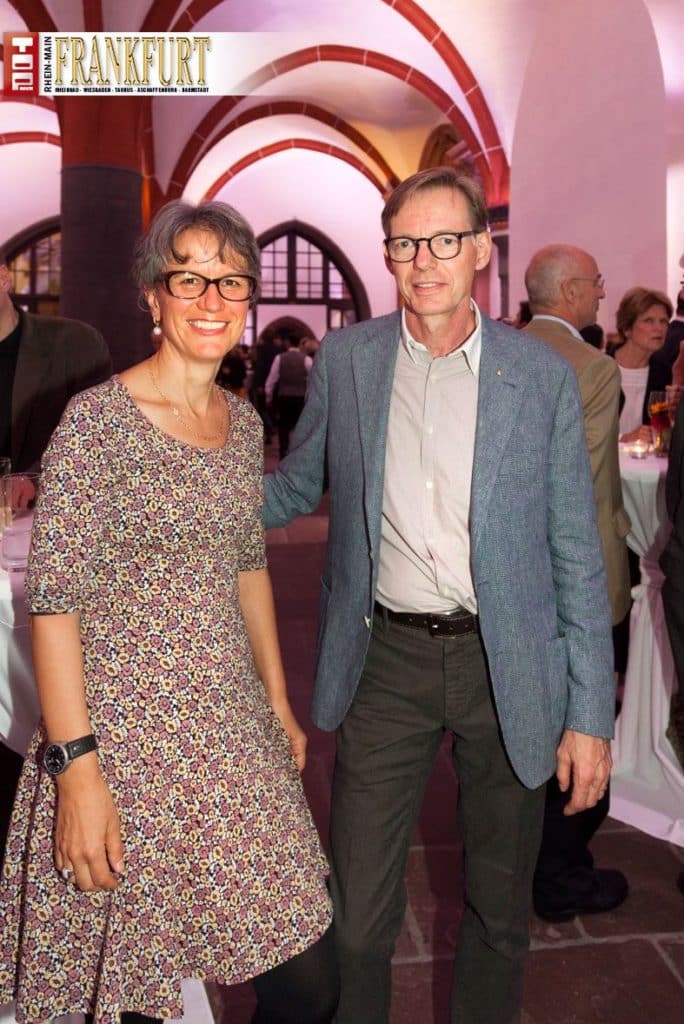 Marianne Sax (Präsidentin des Schweizer Buchhändler- und Verlegerverbands) und Stefan Fritsch (Geschäftsführer Diogenes Verlag)