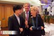 Starpianist Christopher Park und Lotto Chef Dr. Heinz Georg Sundermann mit der angeschlagenen Ex Oberbürgermeisterin Dr. Petra Roth