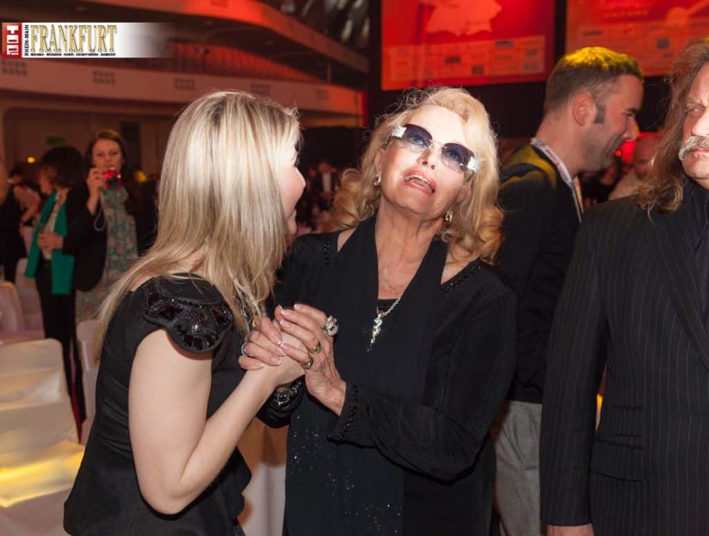 DSDS-Gewinnerin Beatrice Egli mit Hannelore