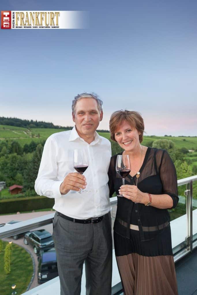 Gaggenau-Geschäftsführer Peter Bruns mit Nicole Nitschke (Coty Prestige)