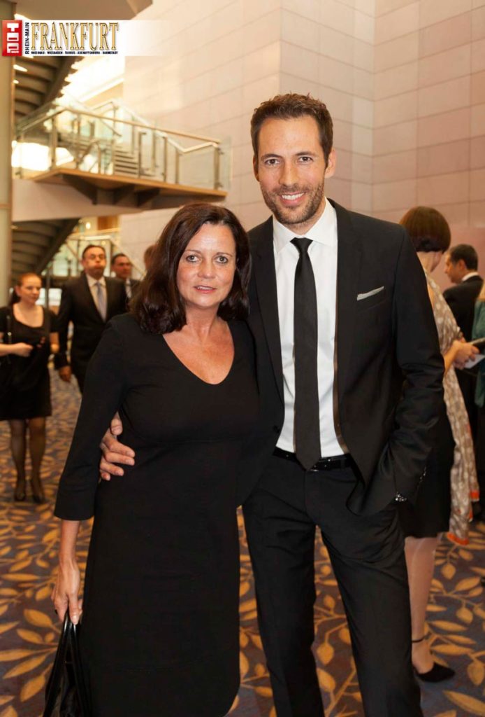 Cleopatra Rentziu mit Moderator Alexander Mazza