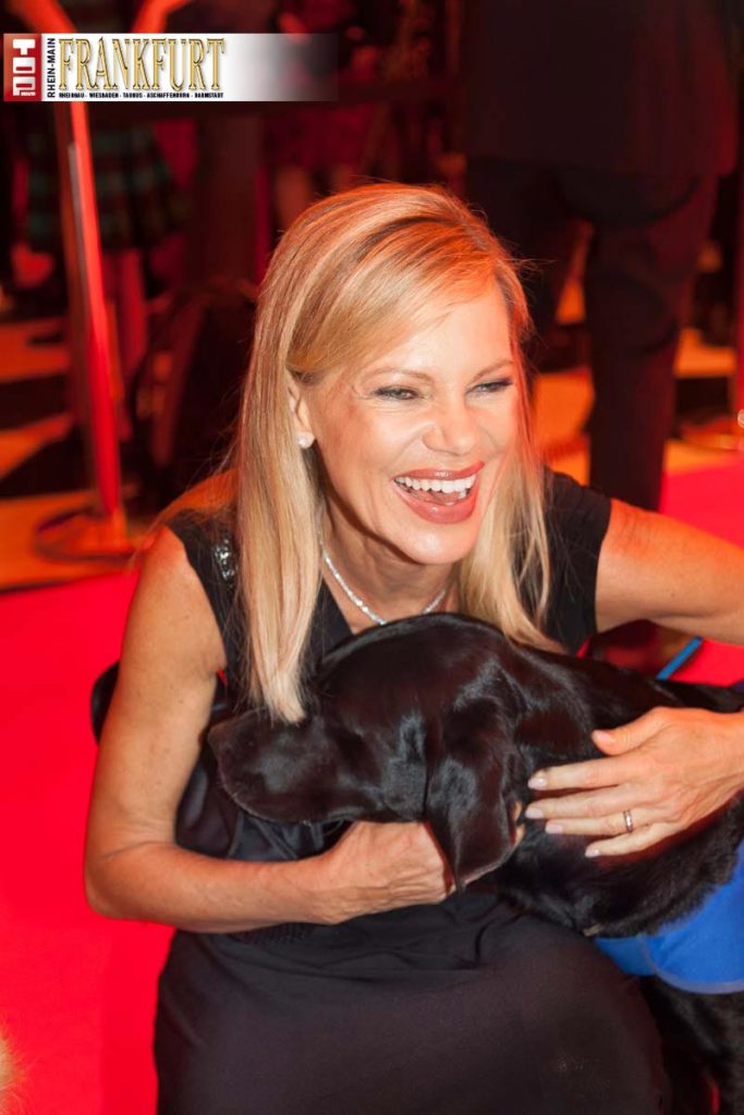 Moderatorin und Hundefreundin Nina Ruge