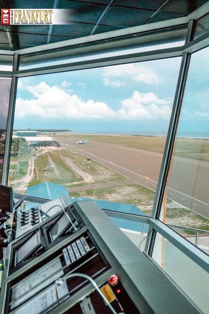 Villa Airport Maamigili vom Tower aus