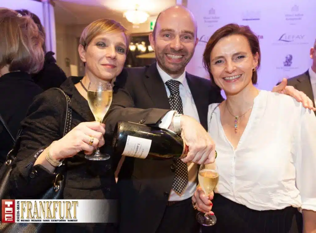 Christine Pfeiffer mit Andreas Milisenda (Produktionsleiter Hans D. Krieger) und Jutta Huhn (Feinschmecker)