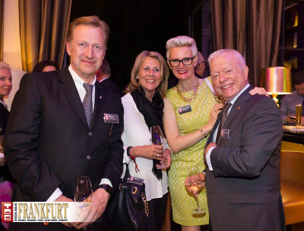 Ministerialdirigent a.D. Folke Mühlhölzer (Hessenagentur) mit Gattin Petra, Stadtverordnete Elke Tafel-Stein und Stadtrat a.D. Volker Stein, der stolz sein Bundesverdienstkreuz 1. Klasse trug