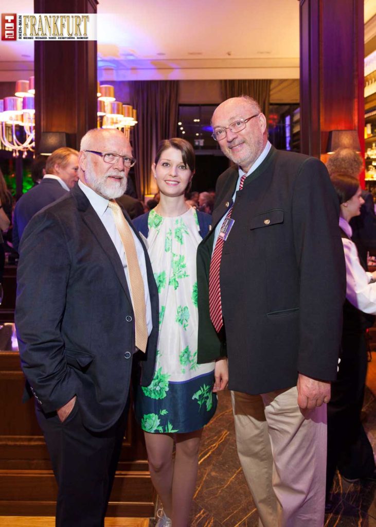 Polizeipräsident a.D. Dr. Achim Thiel mit Tochter Carla und Zoodirektor Prof. Dr. Manfred Niekisch