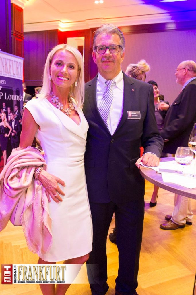 Sabine Dösch mit Eintracht-Team-Manager Rainer Falkenhain