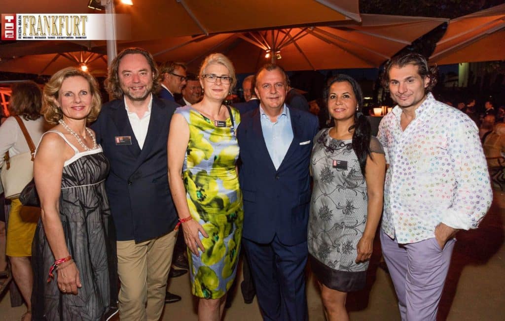 Petra Becker mit Architekt Kay Mack, Konsulin des Belgischen Königreichs Ute Raab, Stefan Schwind (Kempinski Frankfurt), Zübeyde Kopp und Designer Cem Mustafa Abaci