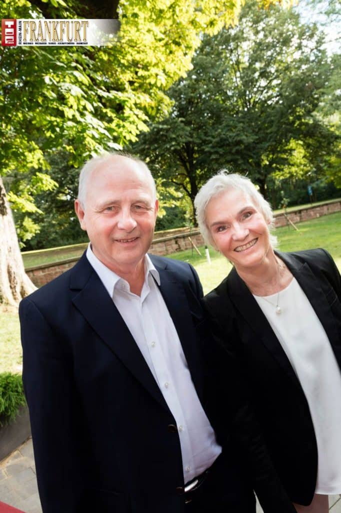 Weltmeister Bernd Hölzenbein mit Gattin Jutta