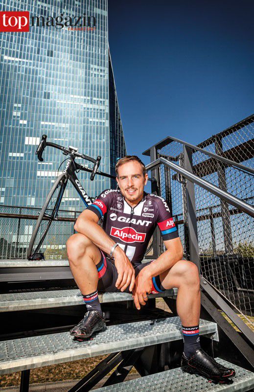 Profi-Radsportler John Degenkolb auf der Terrasse des Oosten