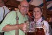Binding Chef Otto Völker mit Claudia Geisler vor der Binding Box