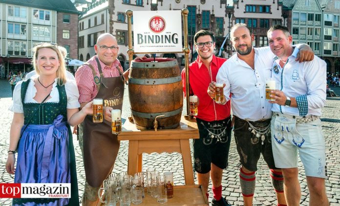 Das Binding-Team Claudia Geisler und Otto Völker mit Patrick und Dennis Hausmann sowie Organisator Kai Mann