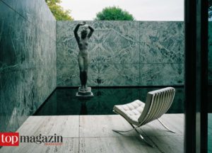 Mies van der Rohe entwickelte den Barcelona Chair für den deutschen Pavillon der Weltausstellung von 1929, die in der spanischen Stadt stattfand.
