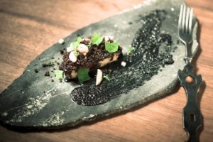 Sellerie-Kohle von Matthias-Schmidt für Steinbeisser's Experimentelle Gastronomie in Frankfurt 2014