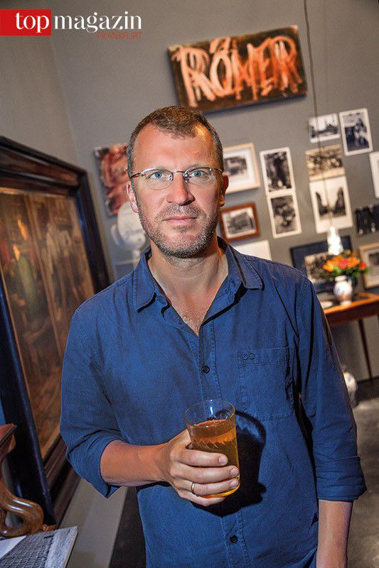Stöffche-Poesie - Schriftsteller Andreas Maier ist bekennender Fan des hessischen Nationalgetränks Apfelwein. Auf seiner Lesung erklärt er, wieso.