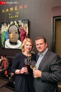 Bettina Nohe (Managerin von Devin Miles) mit Co-Gastgeber und Kameha Suite-Geschäftsführer Christian Bordzio