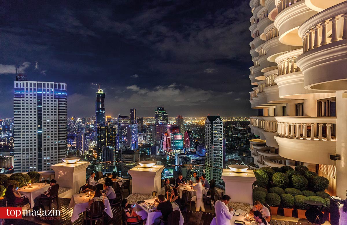 Das Breeze verwöhnt mit asiatischer Küche und spektakulärem Blick auf die Skyline von Bangkok.