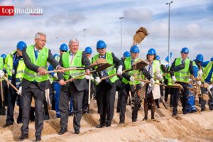 Fraport-Chef Stefan Schulte, Ministerpräsident Volker Bouffier und Fraport-Aufsichtsratschef Karlheinz Weimar