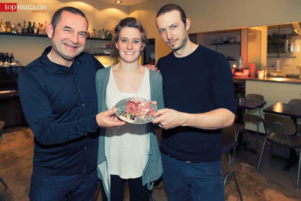 Die Bidlabu Inhaber Lukas Bender und Stefan Meyer-Beilstein mit Kreativ Leiterin Antonia Behrend Die Bidlabu Inhaber Lukas Bender und Stefan Meyer-Beilstein mit Kreativ Leiterin Antonia Behrend