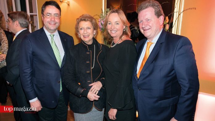 Prof. Moritz Hunzinger, Ex-OB Petra Roth, Union International Club-Präsidentin Barbara von Stechow und Vizepräsident Nikolaus Freiherr von Verschuer