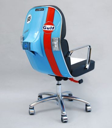Vespa im Buero Serie von Bel Bel 9
