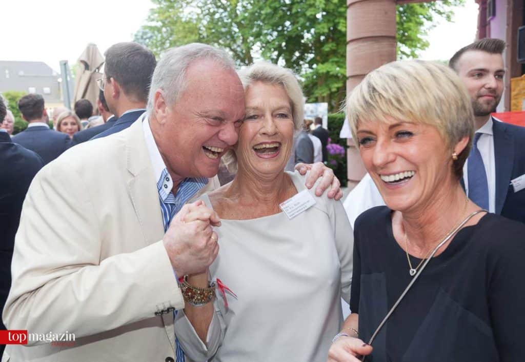 Ein gutes Team - ZDF-Reporterlegende Rolf Töpperwien mit Oberbürgermeisterin a.D. Dr. h.c. Petra Roth und Ehefrau Elisabeth Ein gutes Team - ZDF-Reporterlegende Rolf Töpperwien mit Oberbürgermeisterin a.D. Dr. h.c. Petra Roth und Ehefrau Elisabeth