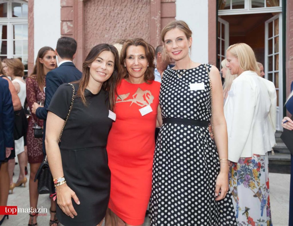 Aline Barudoni mit Dr. Daniela Greiner und Dr. Leonie von Eichel