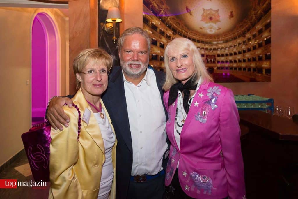 Annette und Prof. Dr. Utz Claassen mit Hilke Vogler (Wirtschaftsclub Rhein-Main)