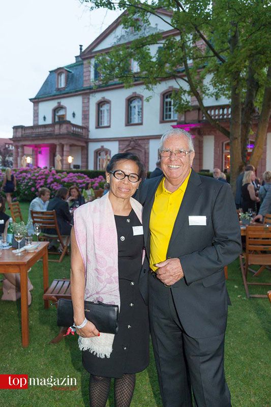 Guenter Hildmann (Betten Zellekens) und Duangkhae Port