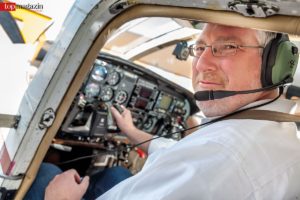Dr. Mike Eberle im Cockpit