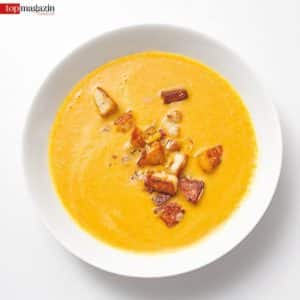 Kiwis Kürbis-Kokos-Suppe mit Halloumiwürfeln