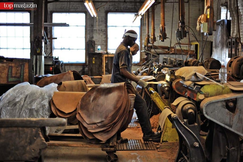 Das handgegerbte Shell Cordovan-Leder kommt aus der Manufaktur Horween in Chicago und gilt als das beste Leder der Welt.