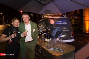 Nicole und Michael Reeg (Hoesch & Partner) am Riesling-Bulli