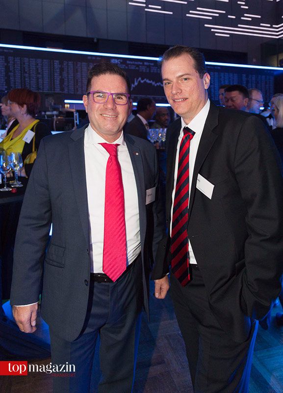 Trump-Fan Kerry Reddington (Kommunale Ausländervertretung Frankfurt) und Philipp Jacks (DGB)