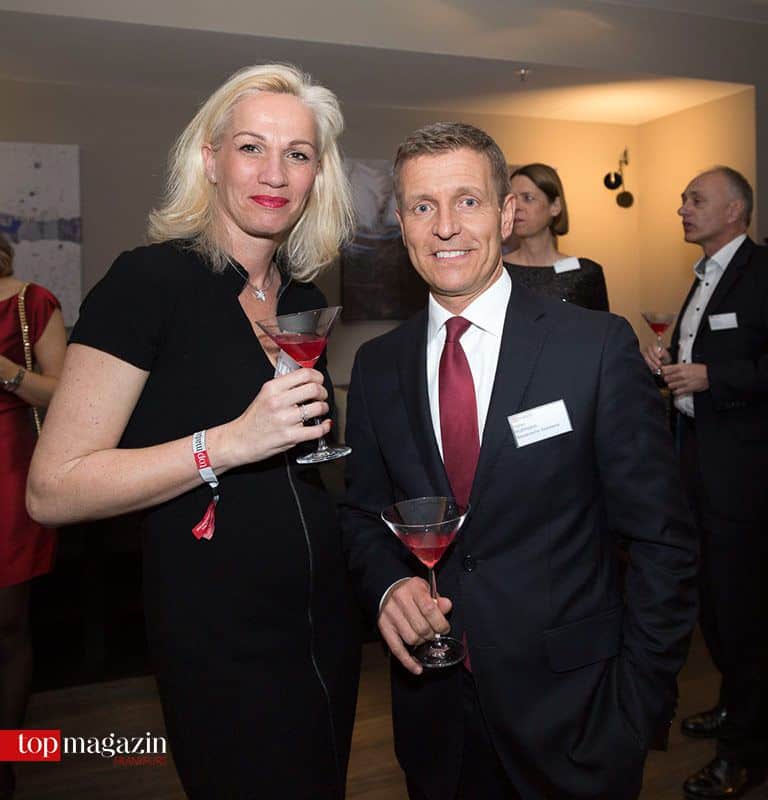 Christiane Fehrmann mit Stefan Hohmann (Nassauische Sparkasse)