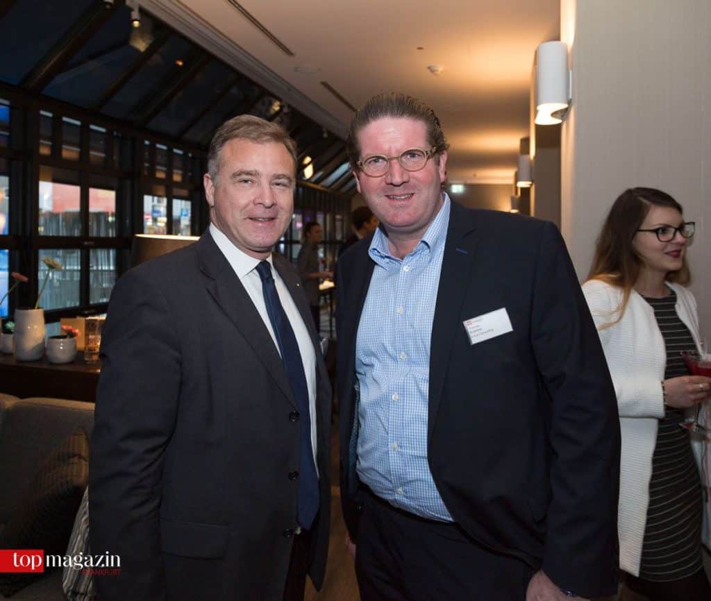 Dr. Jörg Kariger (Hetairos Capital) mit Wirtschaftsclub Rhein-Main-Präsident Thomas Kremer (b-k-p)