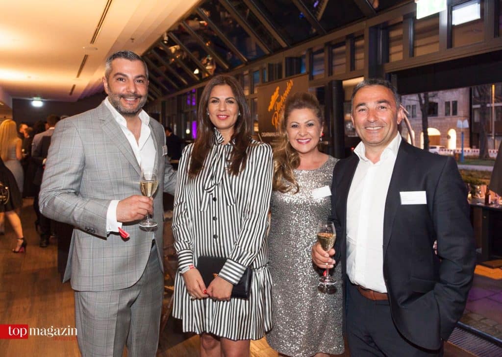 Ergün Karakaya (Iber Immobilien) und seine Frau Sevda mit Lale und Ibrahim Öner (Iber Immobilien)