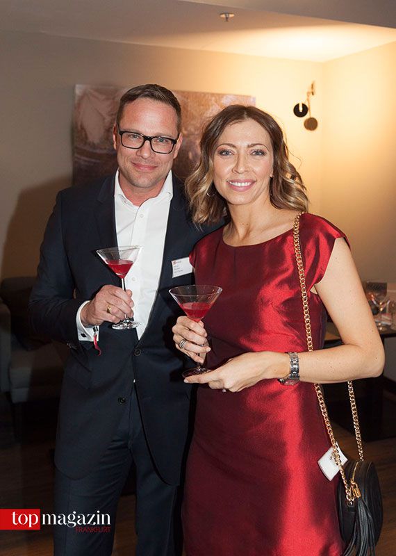 Marcel Becker (BNP Paribas) zusammen mit Hanna Roy (Azri Deutschland)