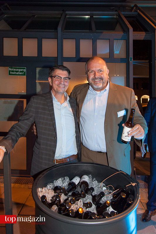 Thomas Pfromm (Cadillac Europe) und Michael Flory (Brass Premium Cars)