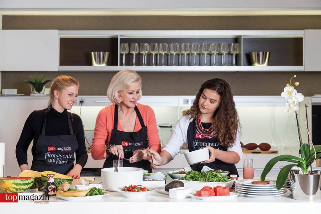 Top Magazin-Redakteurin Johanna Müdicken, Marika Kilius und Enkelin Lily