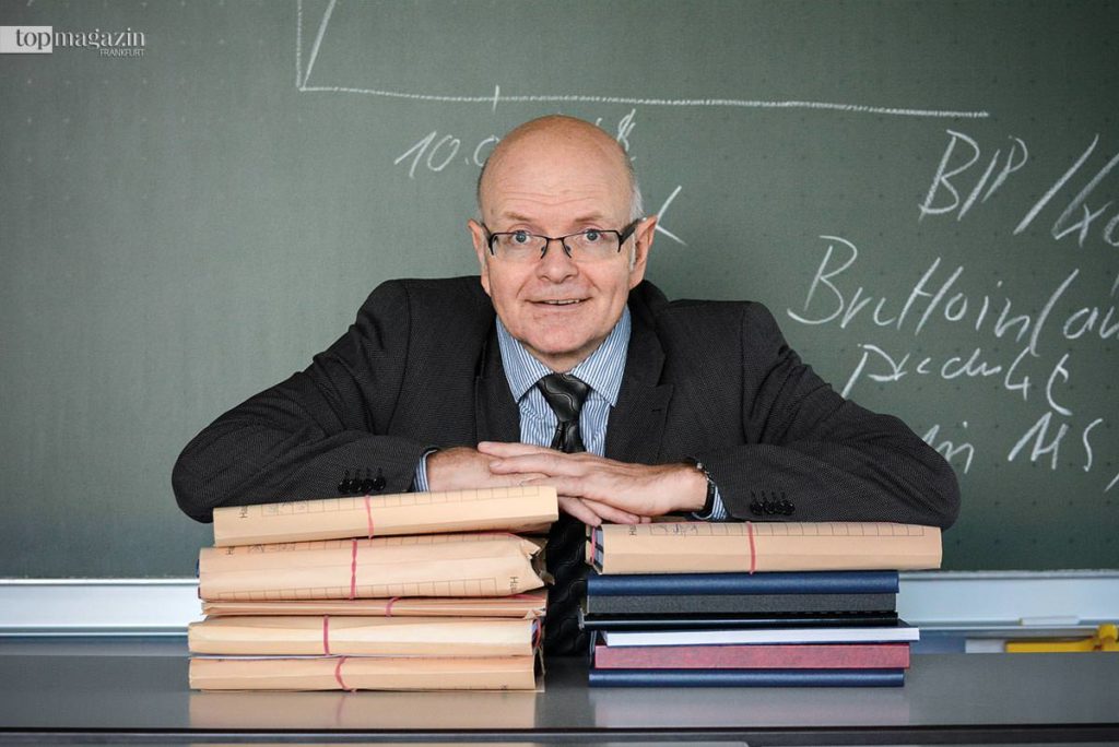 Prof. Karlheinz Ruckriegel Experte für Hygge und Glück - Prof. Karlheinz Ruckriegel