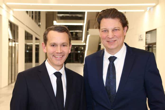 dm-Geschäftsführer Christoph Werner und Marketing Club-Präsident Claudio Montanini