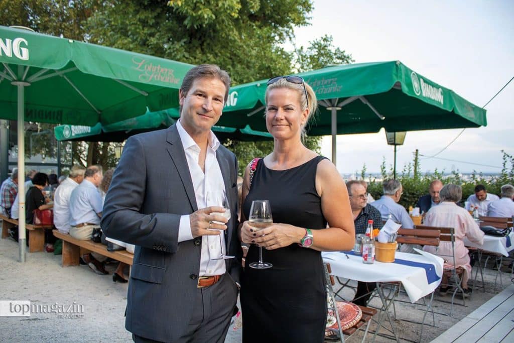 RFR Management-Geschäftsführer Dr. Alexander Koblischek mit Gattin Jasmin RFR Management-Geschäftsführer Dr. Alexander Koblischek mit Gattin Jasmin