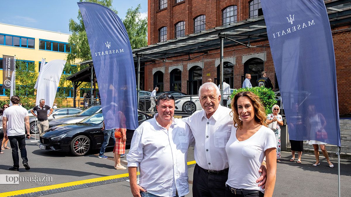 Udo Kandel (Autohaus Tridente) mit Herbert Schmitz und Esther Iplikci Udo Kandel (Autohaus Tridente) mit Herbert Schmitz und Esther Iplikci