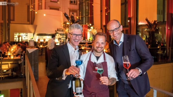 Gastgeber Hendrik Fischer mit Küchenchef Patrick Großmayer und Open Table Deutschland-Manager Daniel Simon